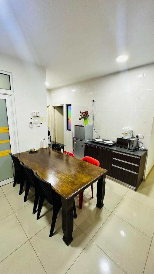 Vista Alam Roomstay Homestay Shah Alam Buitenkant foto