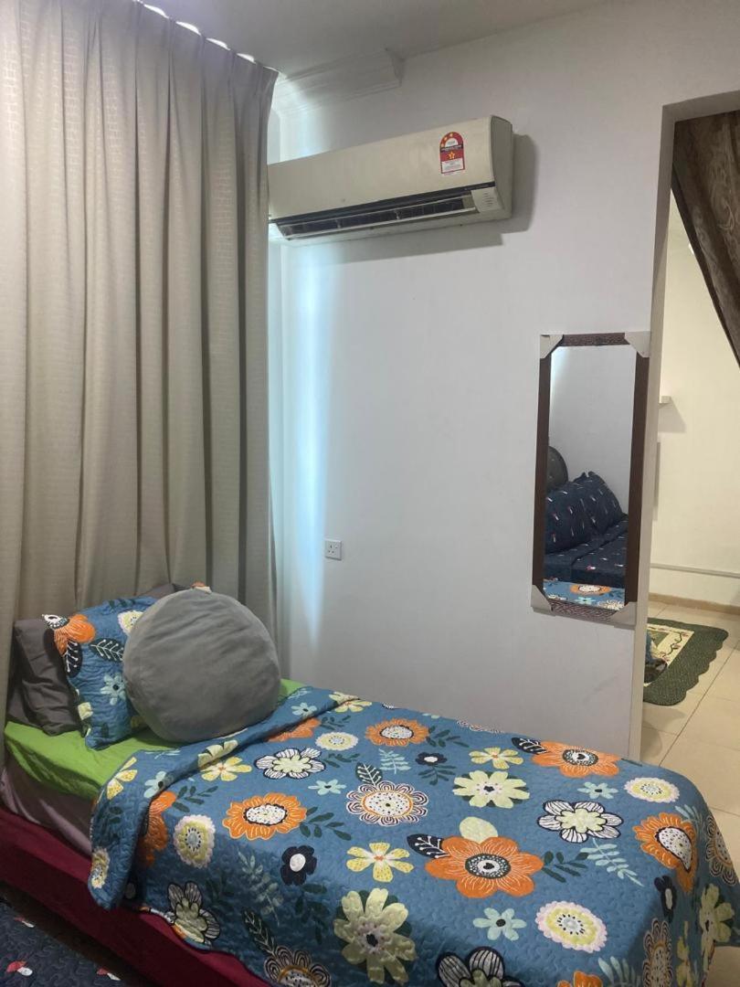 Vista Alam Roomstay Homestay Shah Alam Buitenkant foto